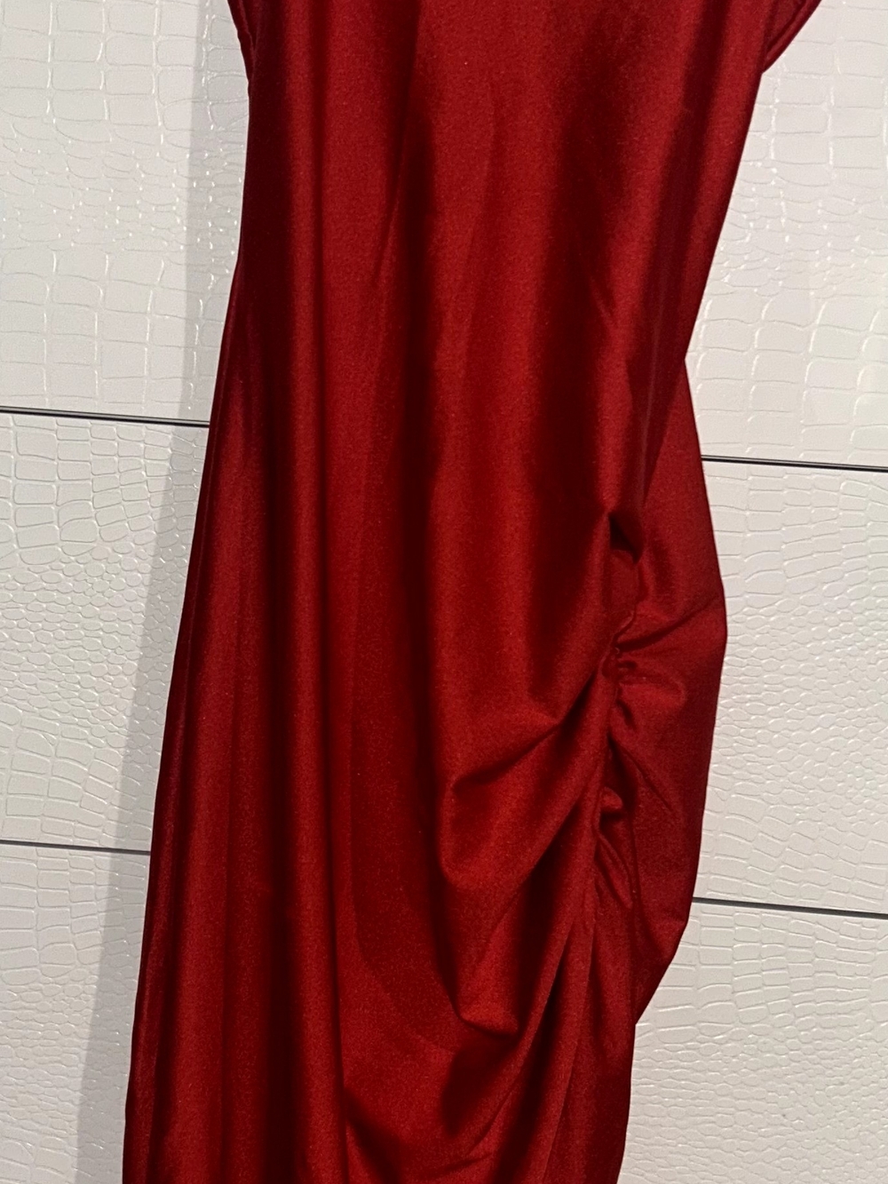 Figure-Sculpting Red Midi Dress with Side Ruching